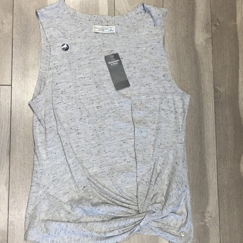 Abercrombie & Fitch Gray Sleeveless Blouse (S)